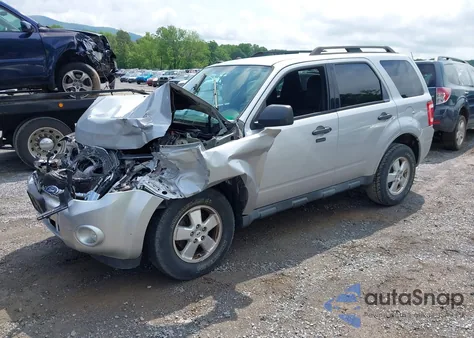 2011 Ford Escape Xlt z USA, uszkodzony, nr VIN 1FMCU9D7XBKB29282